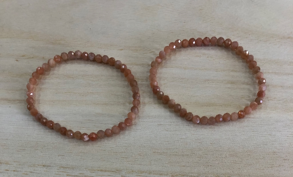 Pulsera Adularia bola facetada
